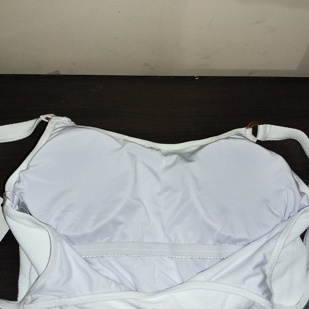 One piece white high cut swimsuit - Picture 5 of 6